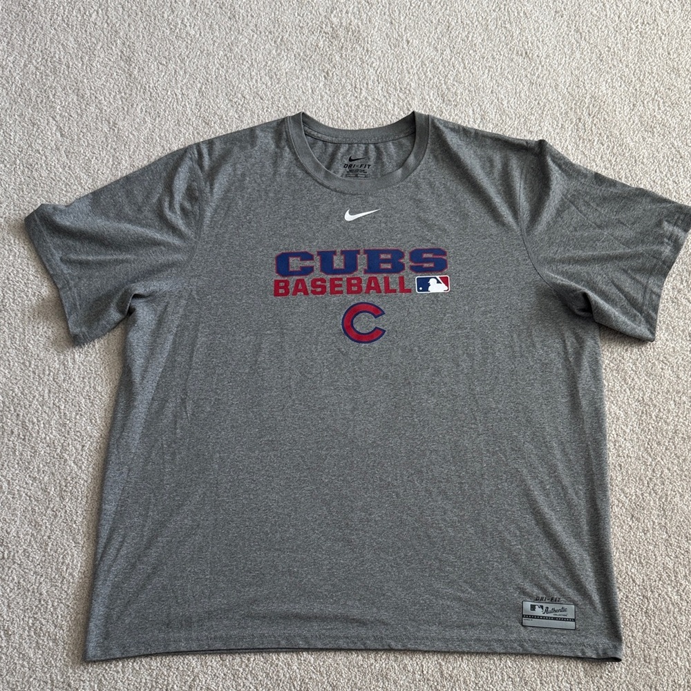 Nike Gray Dri-Fit Crewneck Tee with Blue and Red Cubs Logo